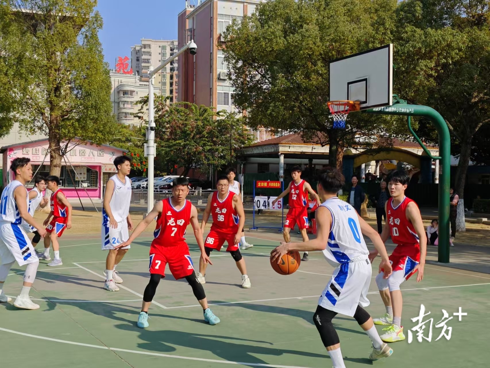 篮球五冠王_篮球赛冠军_王和镇篮球赛冠军是谁